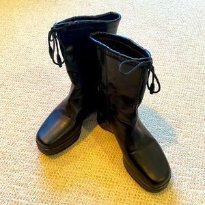 JOAN & DAVID Women’s black leather boots